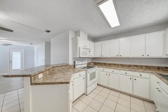 Photo - 3127 Douglas Rd