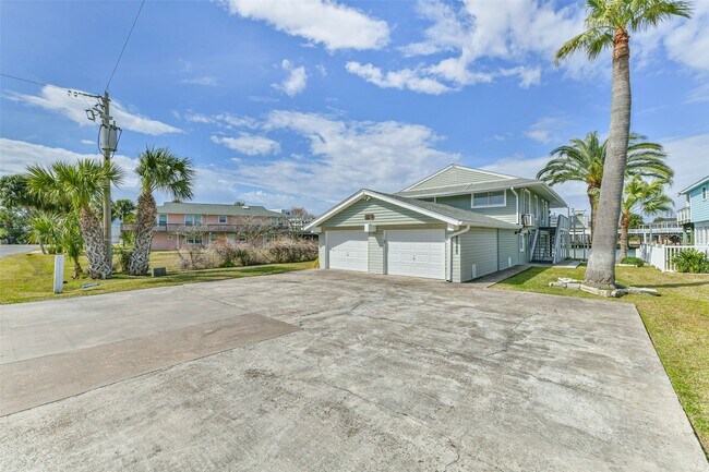 Photo - 16542 E Bayside Way