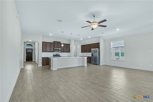 Photo - 2244 Meadow Way St