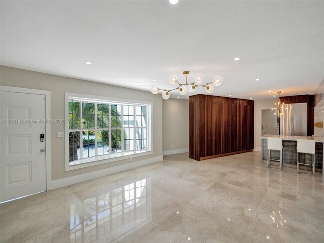 Photo - 2421 NE 7th Pl