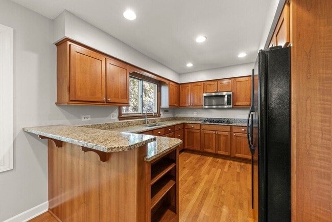 Photo - 10S160 Alma Ln