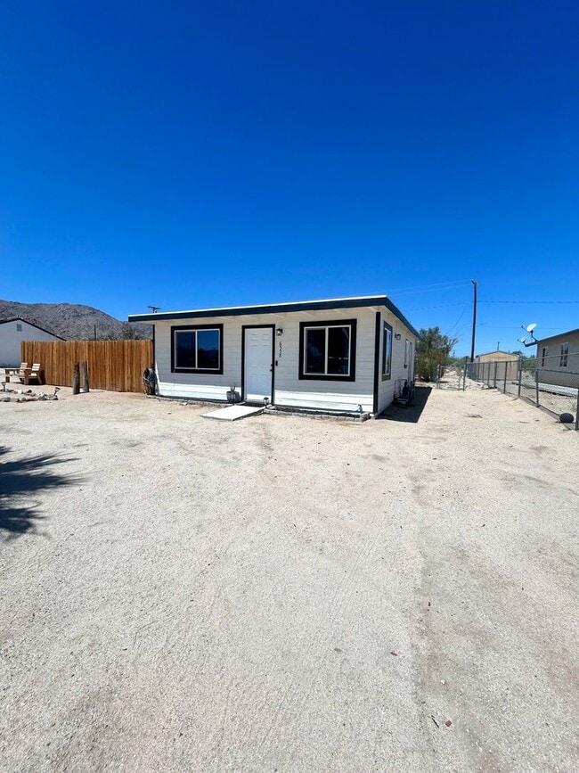6558 Juniper Ave