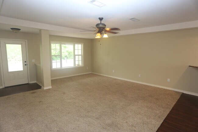 Photo - 594 Hunters Ridge Rd