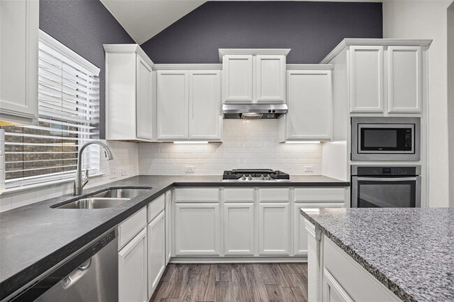 Photo - 253 Joseph Dr