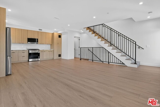 11302 Collins St Unit 1