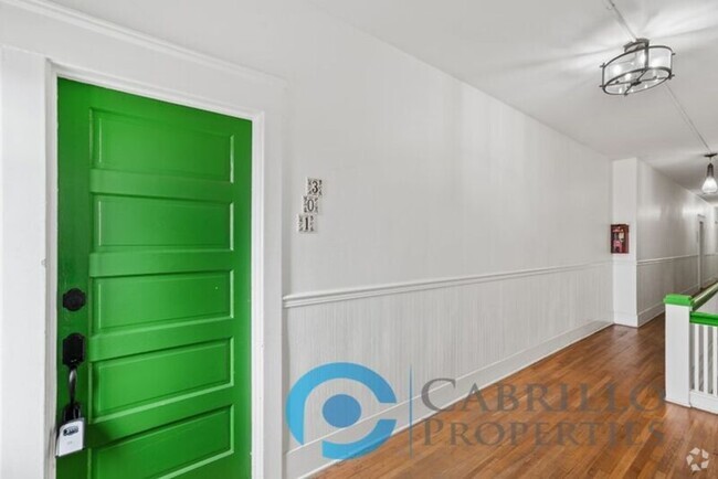 Building Photo - 2241 Fourth Ave Unit #301 Rental