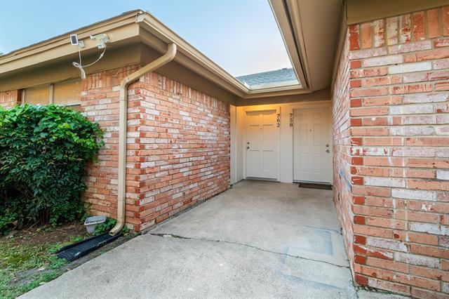 Photo - 756 E Pecan St