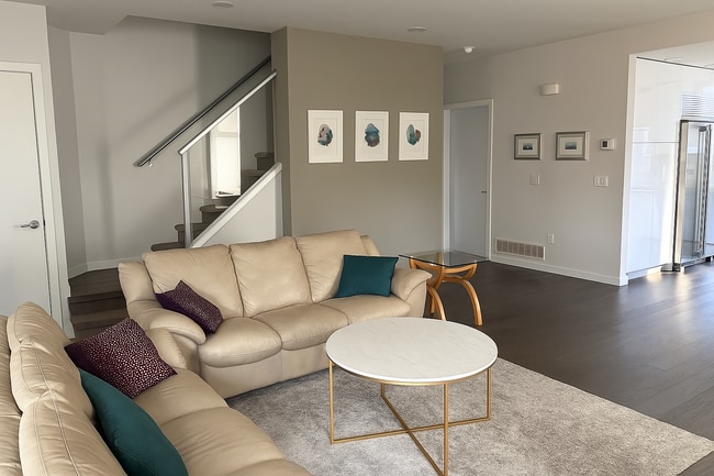 Photo - 1515 Highland Dr N