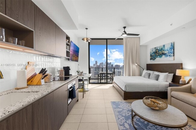 Building Photo - 159 NE 6th St Unit 4906