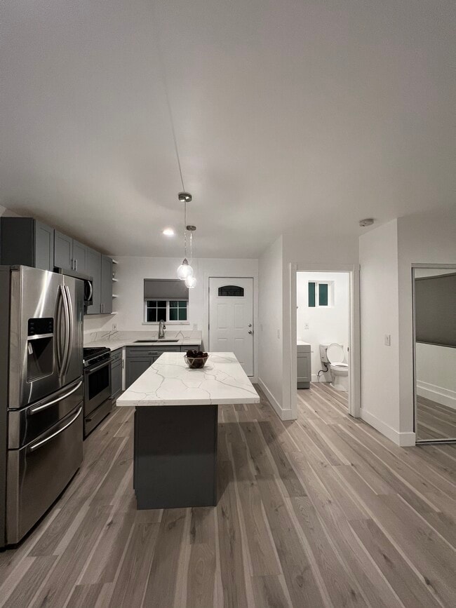 Photo - 413 N Macneil St Unidad Studio