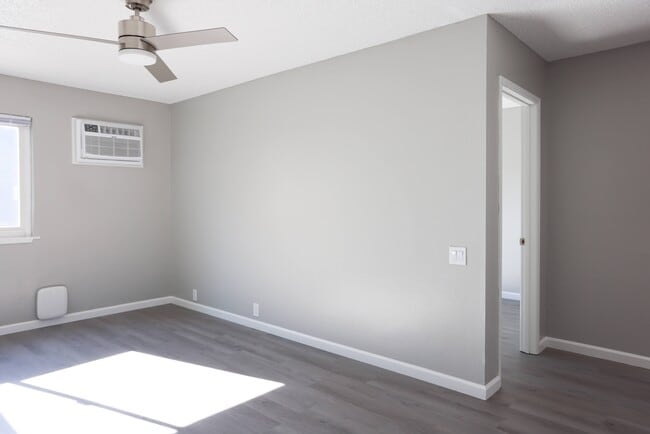Photo - University Square Apartments