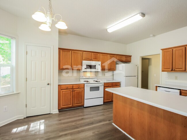 Photo - 117 Delham Ct