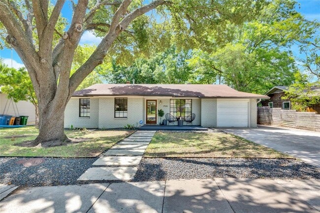 Building Photo - 2506 East Side Dr