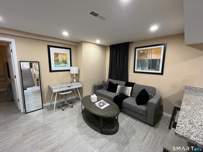 Photo - 246 Hallock Ave Unit #1