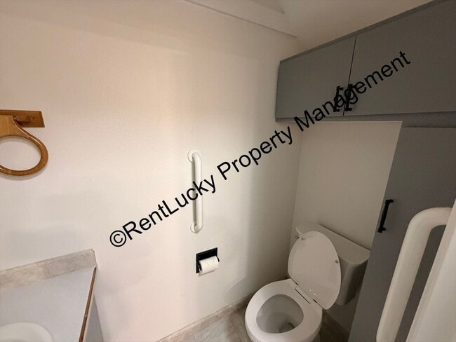 Building Photo - Two Bedroom Two Bath Condo For Rent