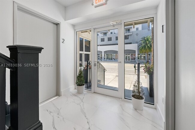 Building Photo - 403 SW 12th St Unit 3