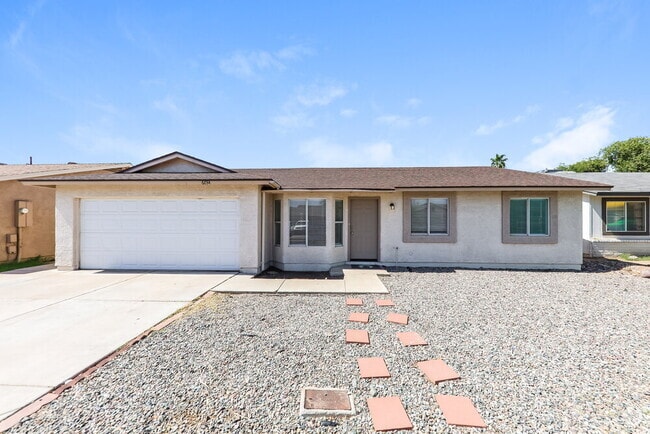 Building Photo - 6634 W Pima St Rental