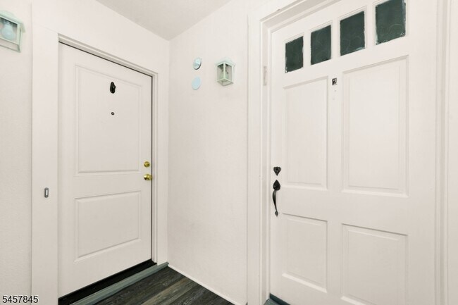 14 Locust St Unit 1