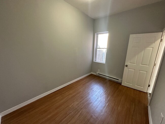 Photo - 4947 Hoopes St