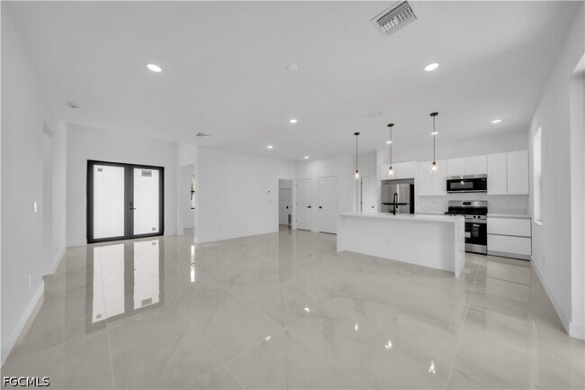Photo - 2509 50th St W