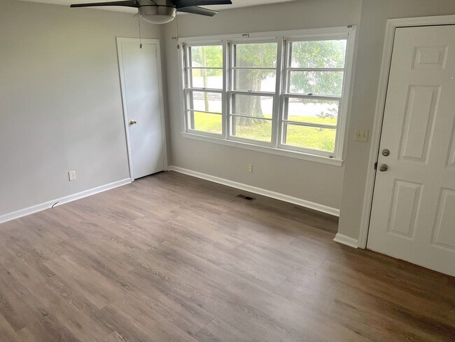 Photo - 2BD/1BA Close to UAH