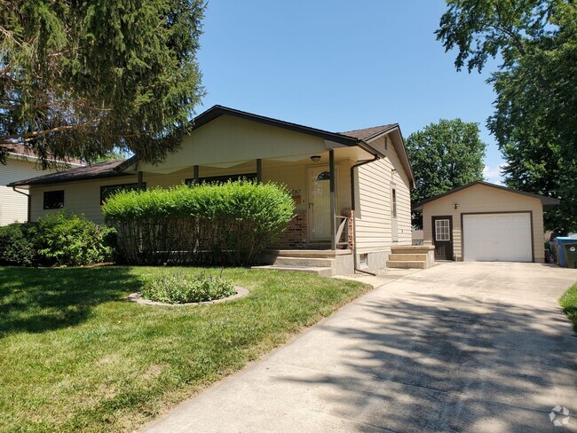 Building Photo - FOR RENT- Crestline Ave- Gorgeous Home in ...