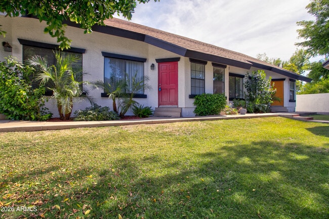 Photo - 2215 W Augusta Ave