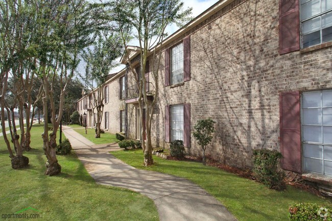 Towne Oaks - Towne Oaks Apartments