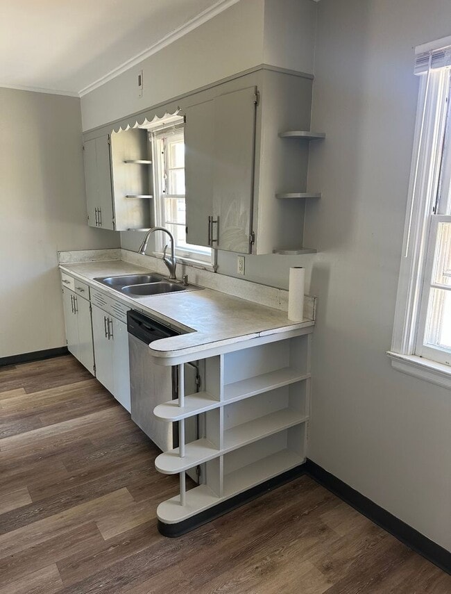 Photo - JP409-411 E. Bismark Unit JP409