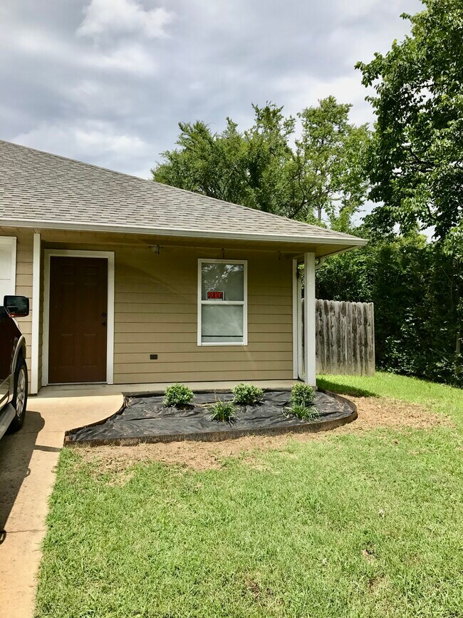 600 Petros Ave Townhome Townhome Rental in Mena AR