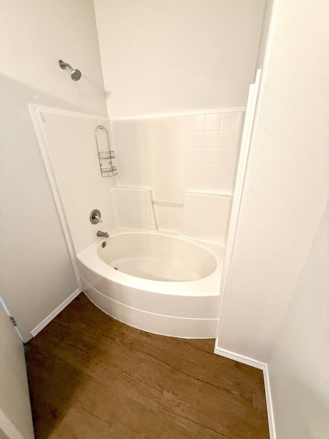 Master Bath - 1163 Thomas Dr