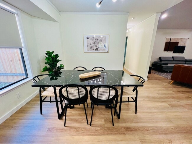 Photo - 1704 Foxfire Dr