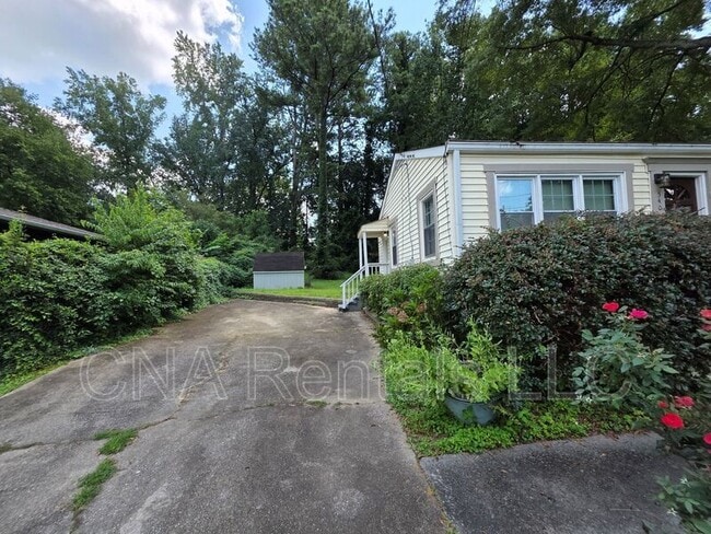 Photo - 540 Church Rd SE
