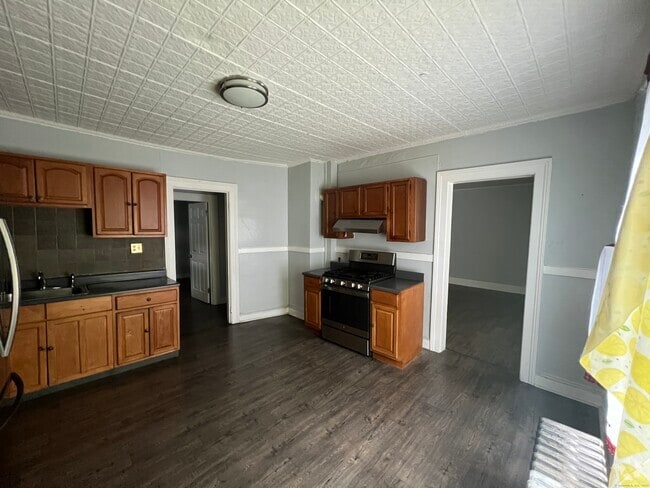 Building Photo - 87 Adams St Rental