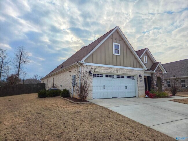 Photo - 223 Dustin Ln