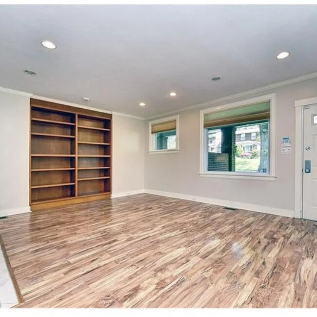 Photo - 5946 Phillips Ave Unit 5946