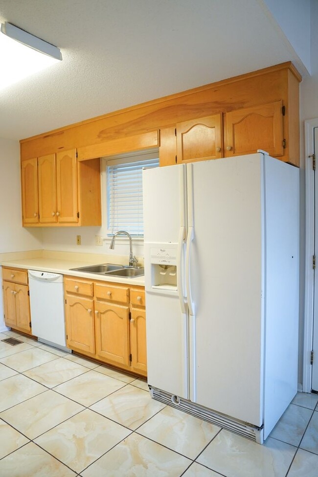 Photo - 1510 E 27th Ave