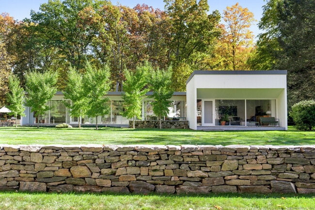 Photo - 431 Valley Rd