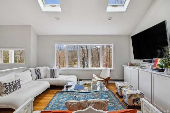 Photo - 30 Squires Blvd