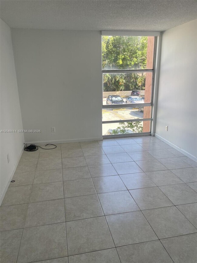 Photo - 200 172nd St Unit 210