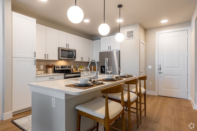 1BR, 1BA - 759SF - Kitchen - The Storey