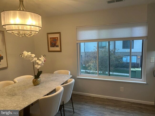 Photo - 1805 Westwind Way