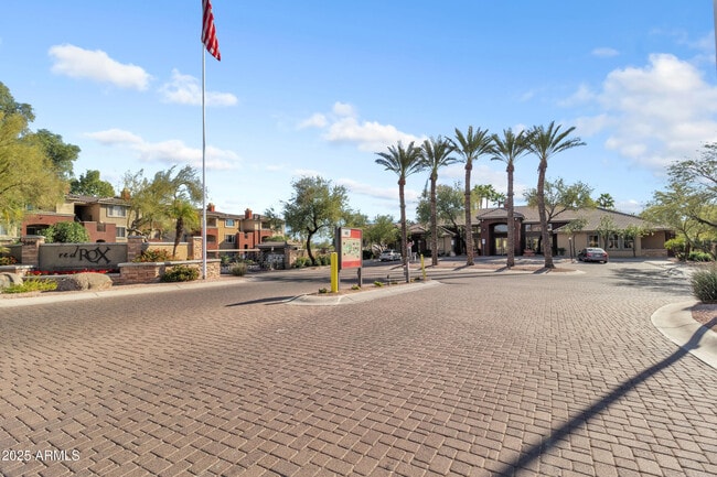 Photo - 5401 E Van Buren St Unidad 3049