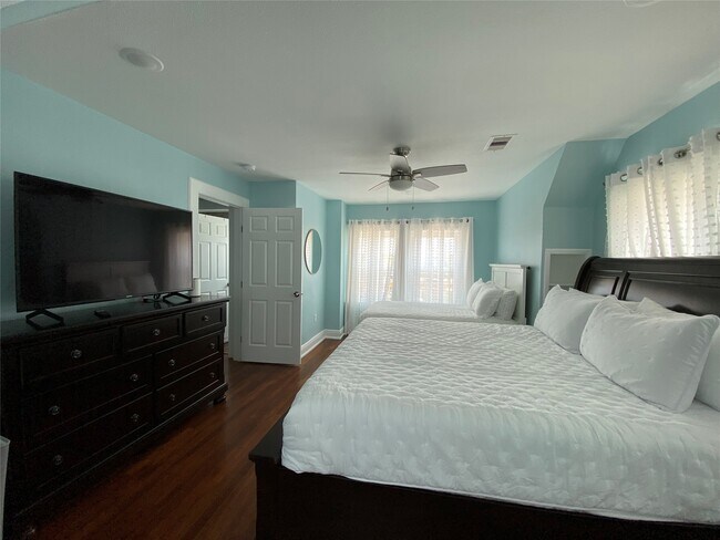 Photo - 4127 Avenue T 1/2