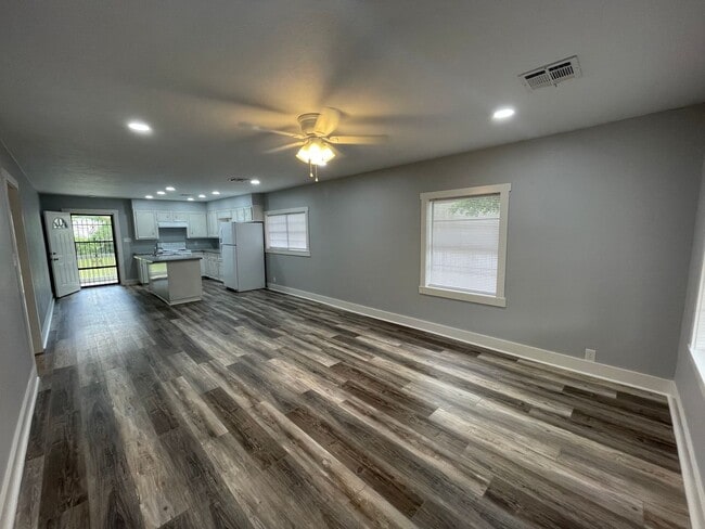 Photo - House For Rent In Sulphur