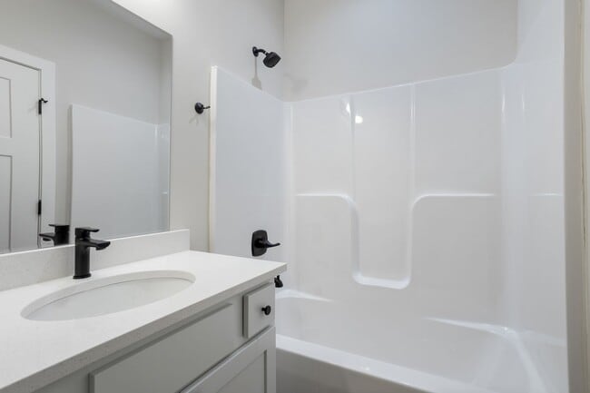 Photo - 446 S Longbranch Dr