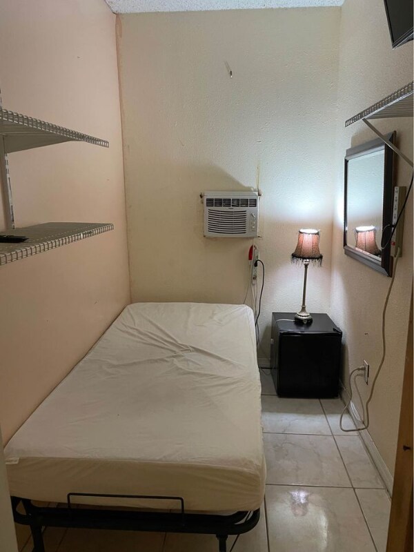 Photo - 2329 W Spruce St