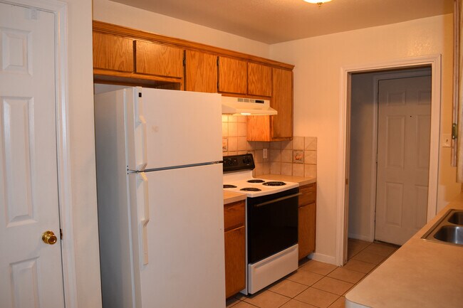 Photo - 2608Lucille Unidad A-STILL OCCUPIED BY RESIDENT