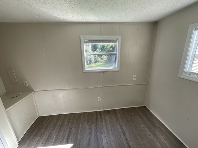 Photo - Cozy 2 Bedroom Mobile Home-141 Denise Drive