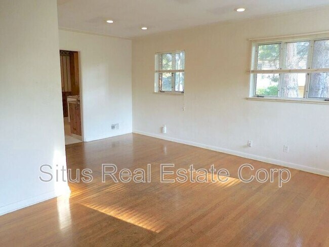 Photo - 1875 S Clayton St